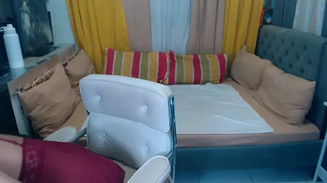 QueenDomCumm online show from December 2024 04:42:01 AM