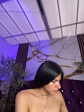 liss hot  online show from November 2025 08:46:02 PM