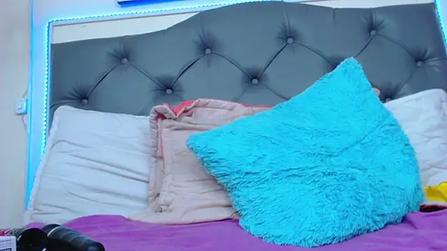 mia xx1 online show from December 2024 06:47:01 AM