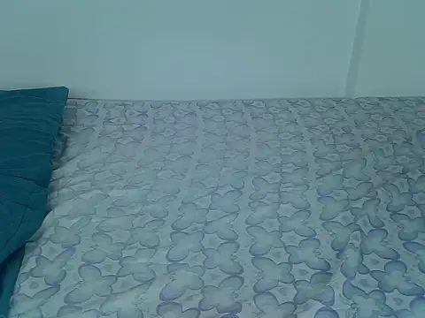 laetitia  online show from October 2025 01:03:02 PM