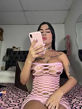 saragill323 online show from November 2025 02:16:01 PM