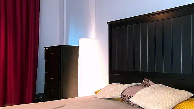 Yanira Muslim online show from September 2025 04:47:02 AM