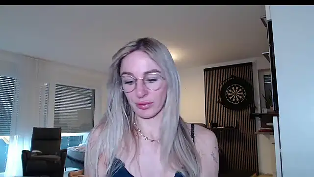 Snapshot of Liana_Lou chatting on March 2026 07:45:01 AM Liana Lou online show from March 2026 07:45:01 AM