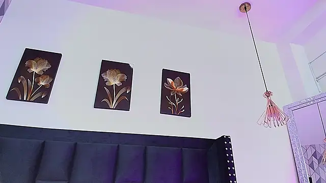 Snapshot of innocentlady_ chatting on February 2025 12:22:02 PM innocentlady online show from February 2025 12:22:02 PM