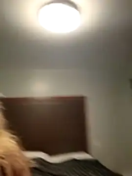 allissonw13 online show from April 2026 08:20:01 AM