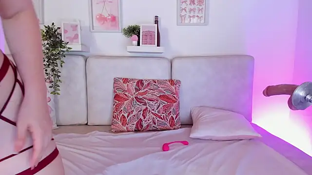 Malka Burning online show from September 2025 08:08:01 PM