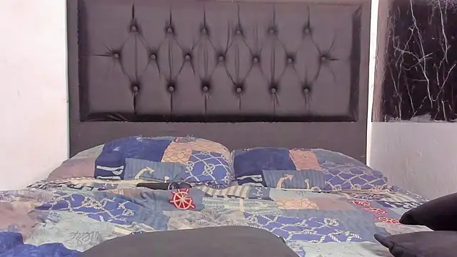 Snapshot of kriixtybrown chatting on October 2025 06:04:01 PM kriixtybrown online show from October 2025 06:04:01 PM