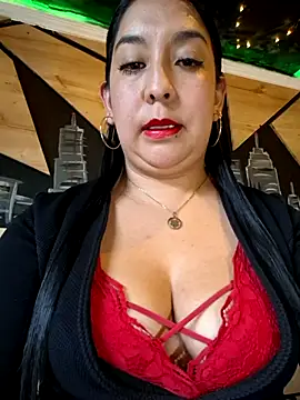 Bella keny online show from November 2025 05:48:01 PM