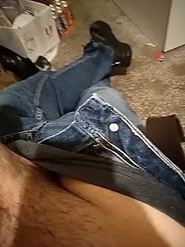 A man in public online show from September 2025 06:24:02 PM