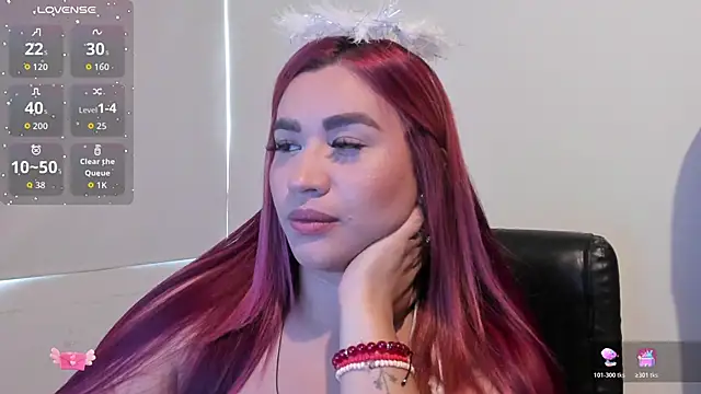 EmaGw online show from October 2025 07:58:02 PM