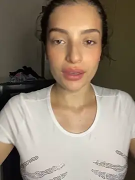 Snapshot of dakota_le chatting on January 2025 11:24:01 PM dakota le online show from January 2025 11:24:01 PM