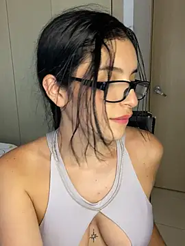 Snapshot of dakota_le chatting on March 2025 05:07:02 PM dakota le online show from March 2025 05:07:02 PM