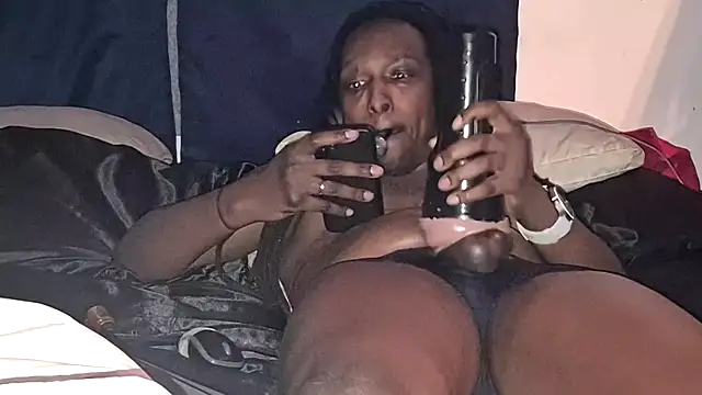 Snapshot of suzyswallowsxxx704 chatting on February 2026 02:20:02 PM suzyswallowsxxx704 online show from February 2026 02:20:02 PM