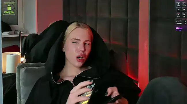 DanielPaige  online show from December 2024 07:43:02 PM