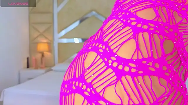 Tiphani walker  online show from November 2025 10:56:02 PM