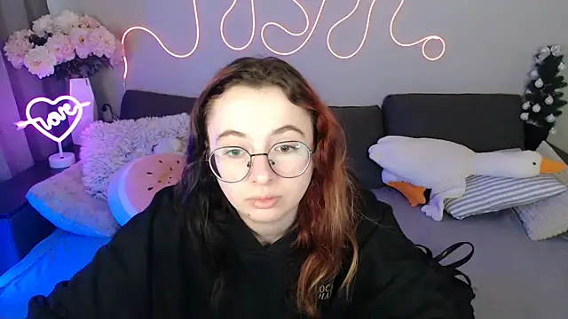 Mini Diva online show from April 2026 08:12:02 AM