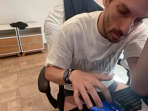 nicolaaaaas online show from October 2025 02:50:01 PM