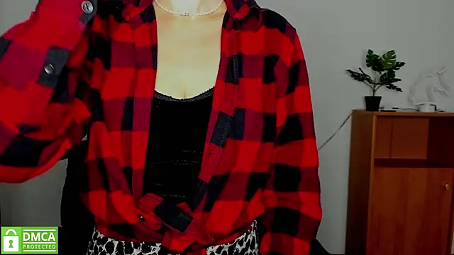 Snapshot of annakillianox chatting on October 2025 05:25:01 AM annakillianox online show from October 2025 05:25:01 AM