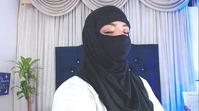 Uzra hayed online show from February 2025 01:47:02 AM