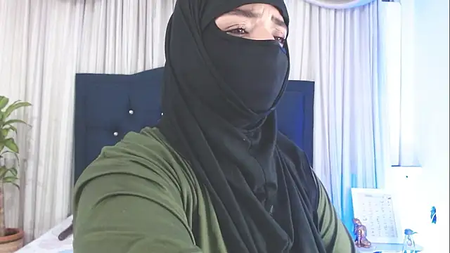 Uzra hayed online show from February 2025 10:10:02 PM