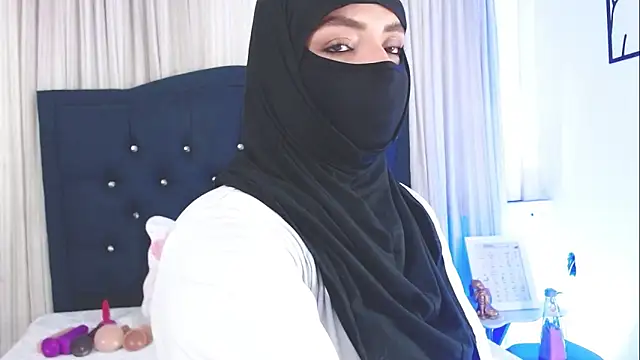 Uzra hayed online show from February 2025 07:38:01 PM