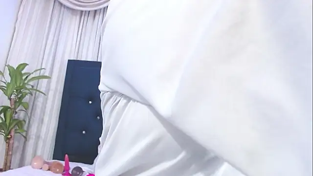 Uzra hayed online show from March 2025 07:23:02 PM