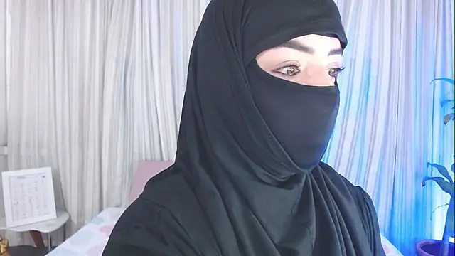 Uzra hayed online show from October 2025 11:30:01 AM