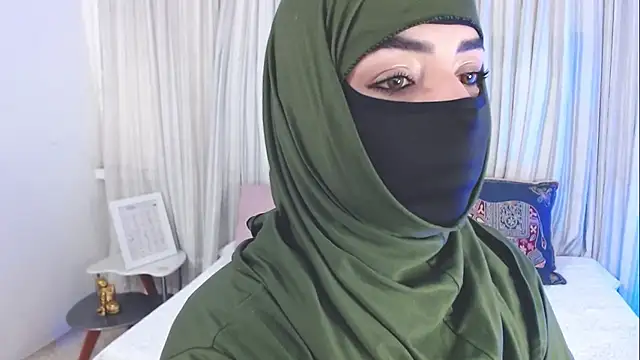 Uzra hayed online show from October 2025 07:34:01 PM