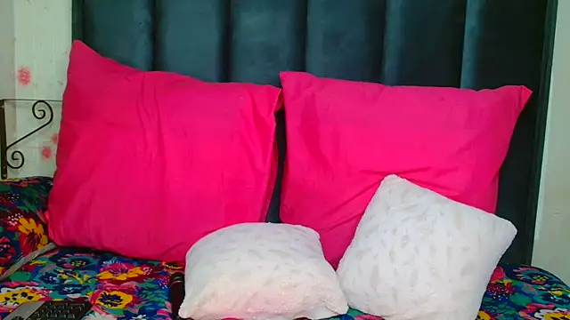 Kiaralane xx online show from January 2025 04:41:01 AM