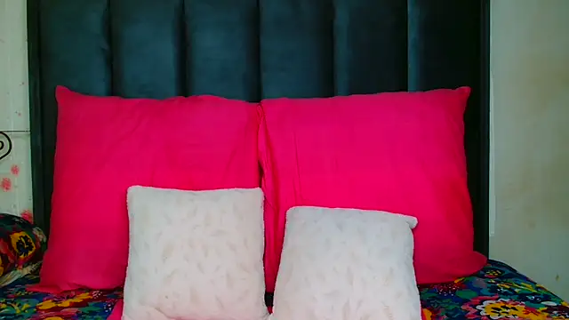 Kiaralane xx online show from February 2025 12:33:01 PM