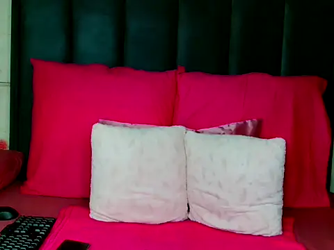 Kiaralane xx online show from November 2025 01:11:02 PM