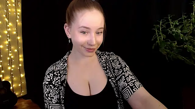 SindiWatsoon online show from September 2025 11:09:01 AM