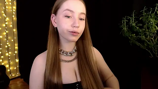 SindiWatsoon online show from September 2025 01:35:02 PM