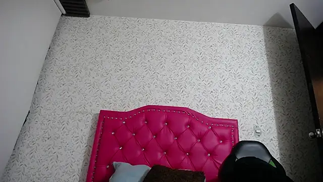 luly pink online show from October 2025 03:29:02 AM