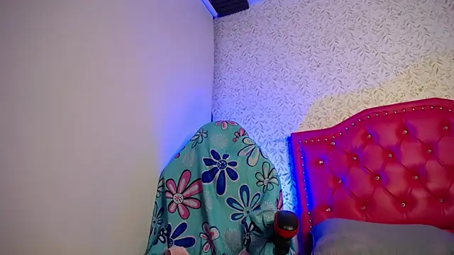 luly pink online show from March 2026 04:06:02 AM