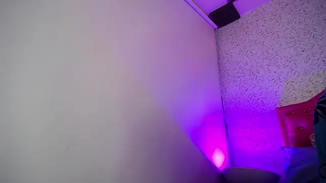 luly pink online show from April 2026 01:20:02 AM