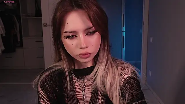 KellyBarton online show from April 2026 10:15:02 PM