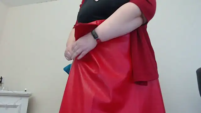 Snapshot of MilfGina chatting on February 2025 03:52:02 PM MilfGina online show from February 2025 03:52:02 PM