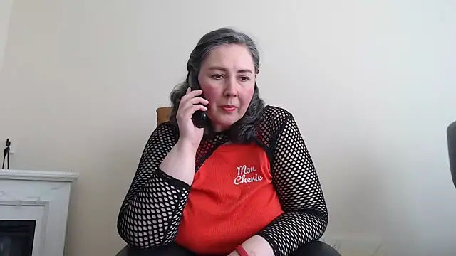 Snapshot of MilfGina chatting on March 2025 01:29:02 PM MilfGina online show from March 2025 01:29:02 PM