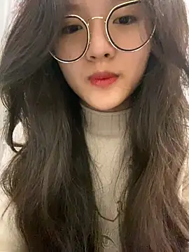 Krixxi22 online show from December 2024 02:16:02 PM