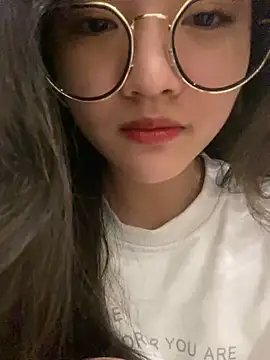 Krixxi22 online show from January 2025 04:36:01 PM