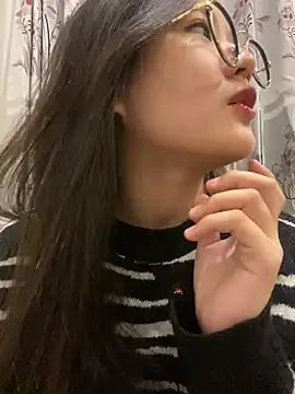 Krixxi22 online show from January 2025 04:10:01 PM