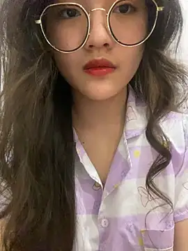 Krixxi22 online show from March 2025 02:32:01 PM