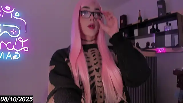 Bonnie Luxury online show from October 2025 05:27:02 AM