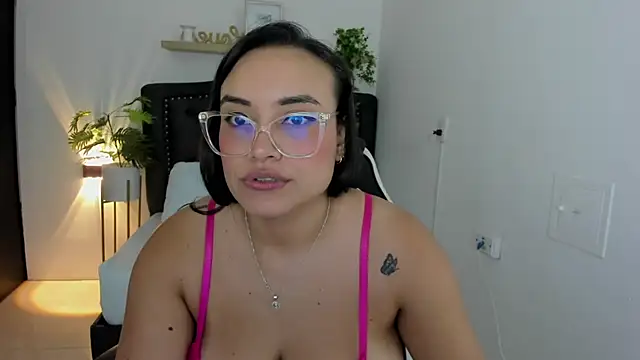 zoe danae  online show from March 2025 12:01:02 PM