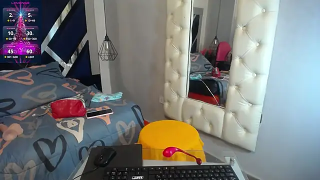 maissa-luvv online show from December 2024 09:52:01 PM