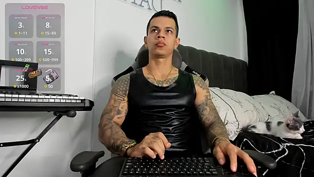 Snapshot of Aron_Dark chatting on February 2025 11:03:01 AM Aron Dark online show from February 2025 11:03:01 AM