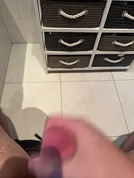 Deralboaus01 online show from March 2026 01:22:02 PM