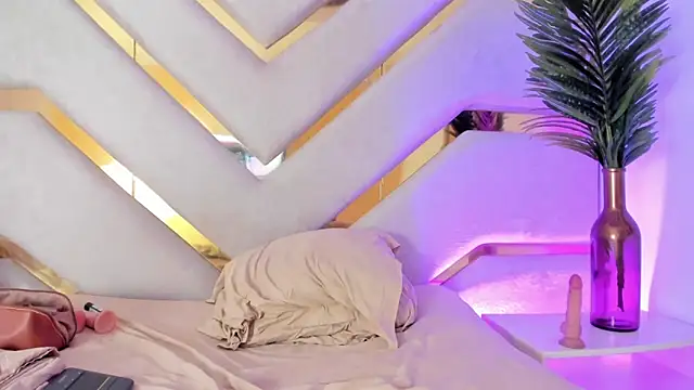 Snapshot of AilynMiller chatting on January 2025 09:39:02 PM AilynMiller online show from January 2025 09:39:02 PM