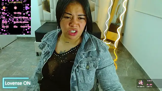 Snapshot of martinna_tay chatting on January 2025 12:42:01 AM martinna tay online show from January 2025 12:42:01 AM